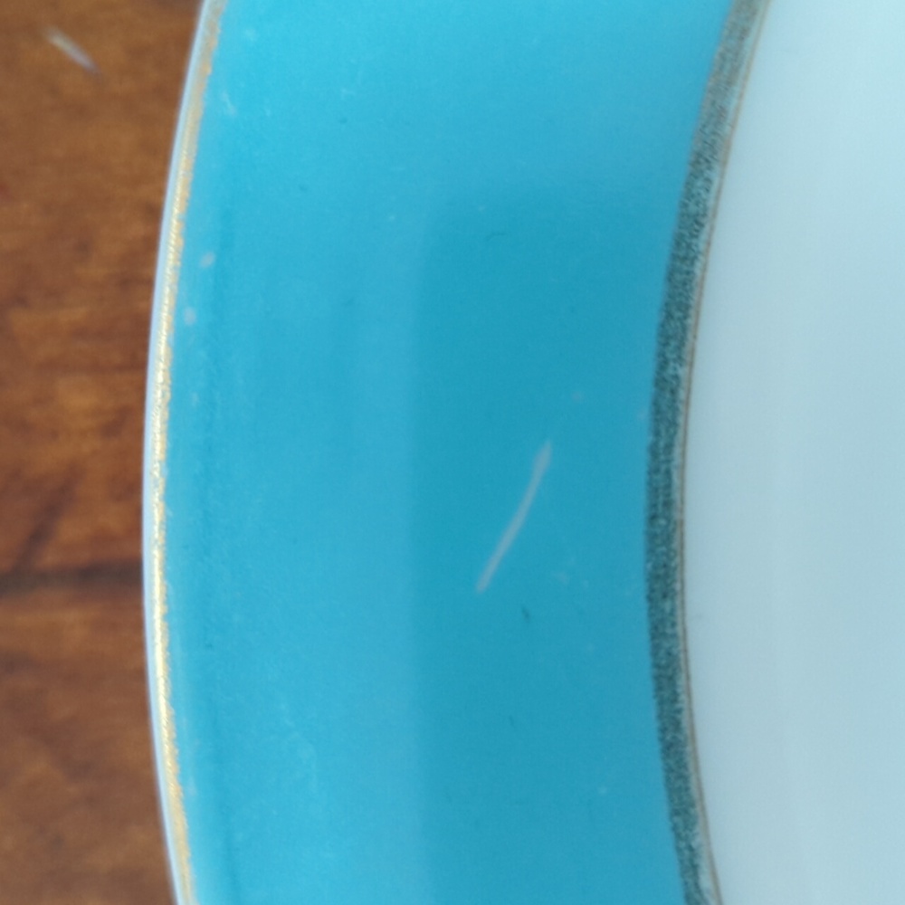 3 Vintage turquoise Pyrex plates and 1 saucer - Picture 5 of 8